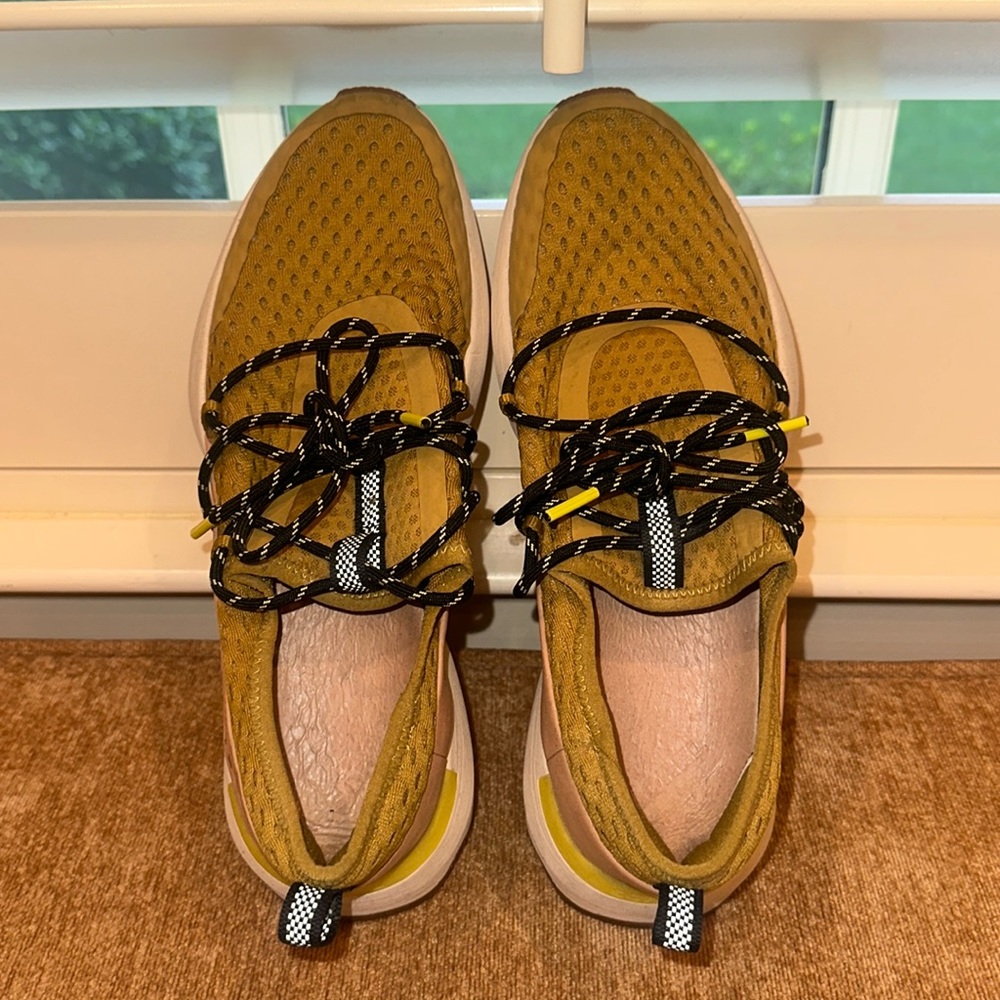 Sorel tennis shoes